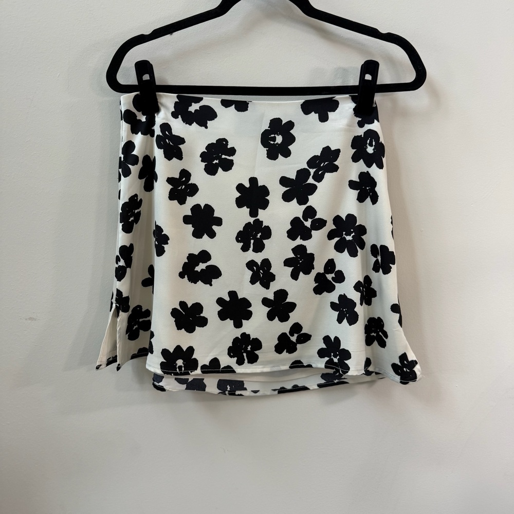 Bailey Rose Black White Floral Mini Skirt Size Large